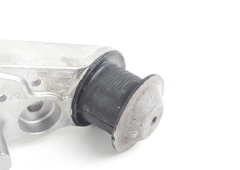 Опора кпп (3.0/3.6/4.8 l) panamera 97037511801 PORSCHE