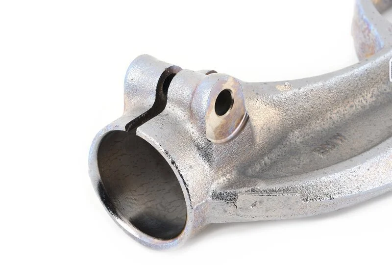 G05/g06/g07 нижнее крепление правого амортизатора 31126876684 BMW