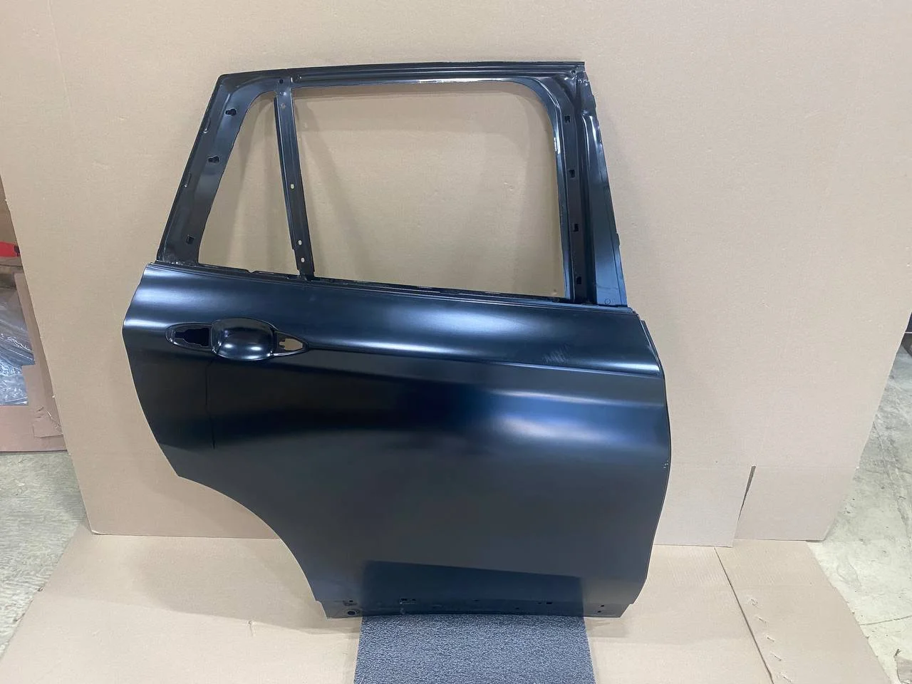 F48 дверь задняя правая 41007461352 BMW уценен. - миниатюра 8