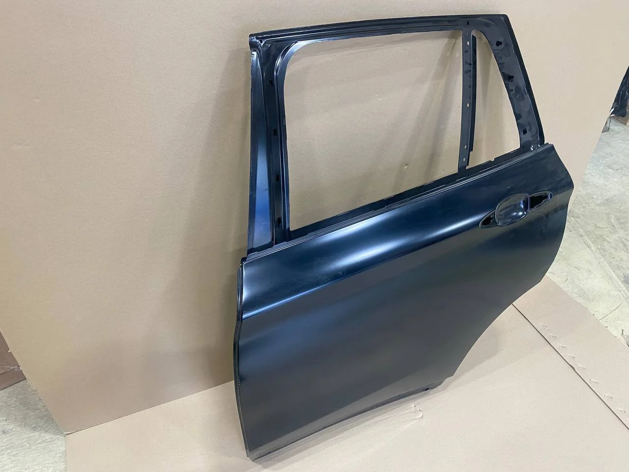 F48 дверь задняя левая 41007461351 BMW уценен. - миниатюра 6