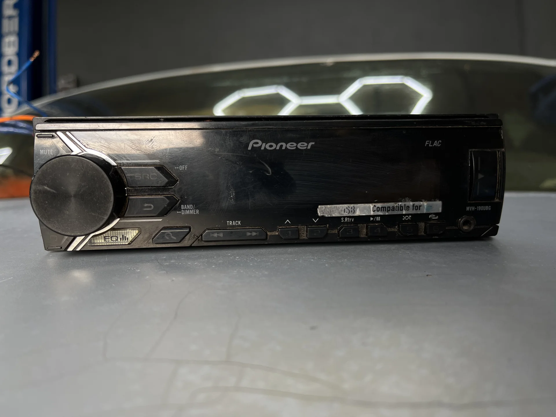 Магнитола pioneer MVH-190UGB - миниатюра 2