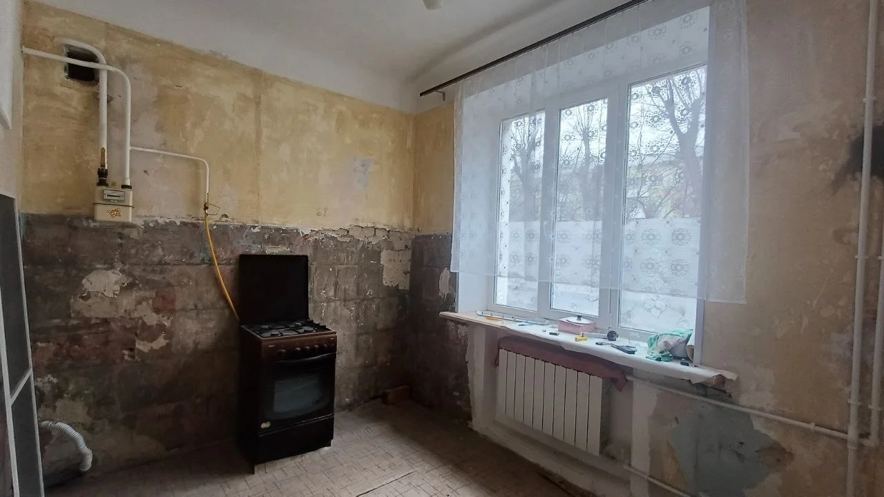 Продаётся Сталинка 3х комнатная в кирпичном доме 1957 года - миниатюра 8