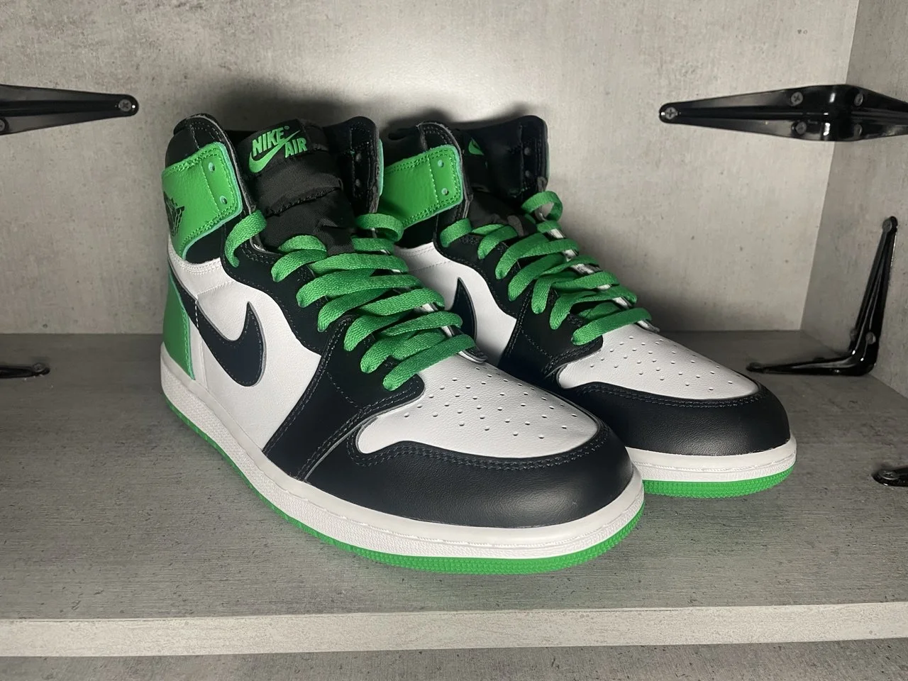 Nike Air Jordan 1 High Retro Lucky Green Оригинал