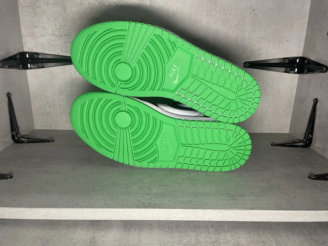 Nike Air Jordan 1 High Retro Lucky Green Оригинал - миниатюра 4