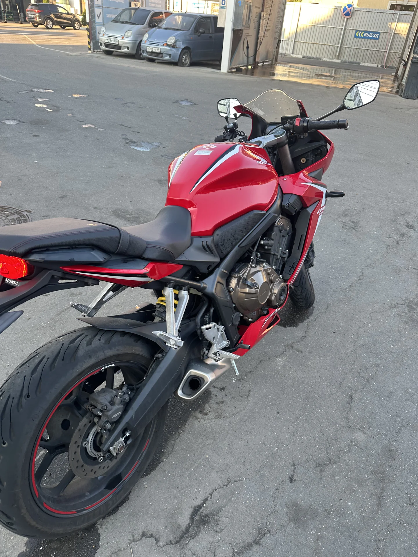 honda cbr 650r - миниатюра 3