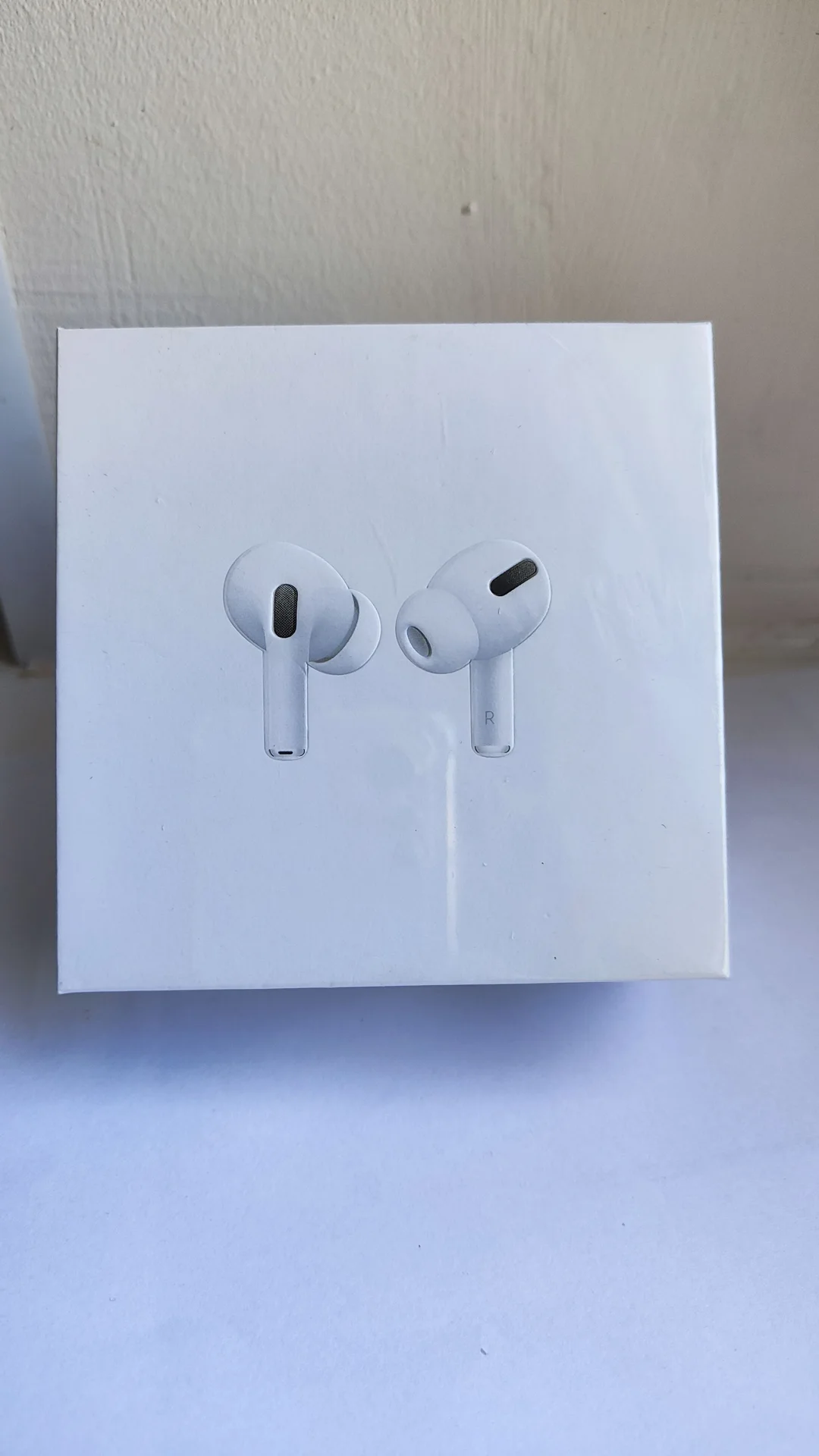 Наушники airpods pro в коробке - изображение 1