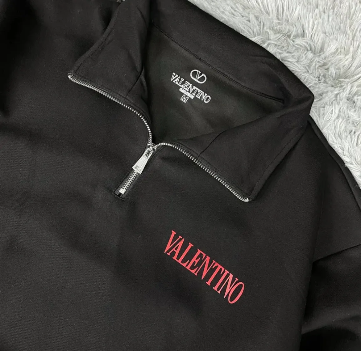полузамок Valentino - миниатюра 3