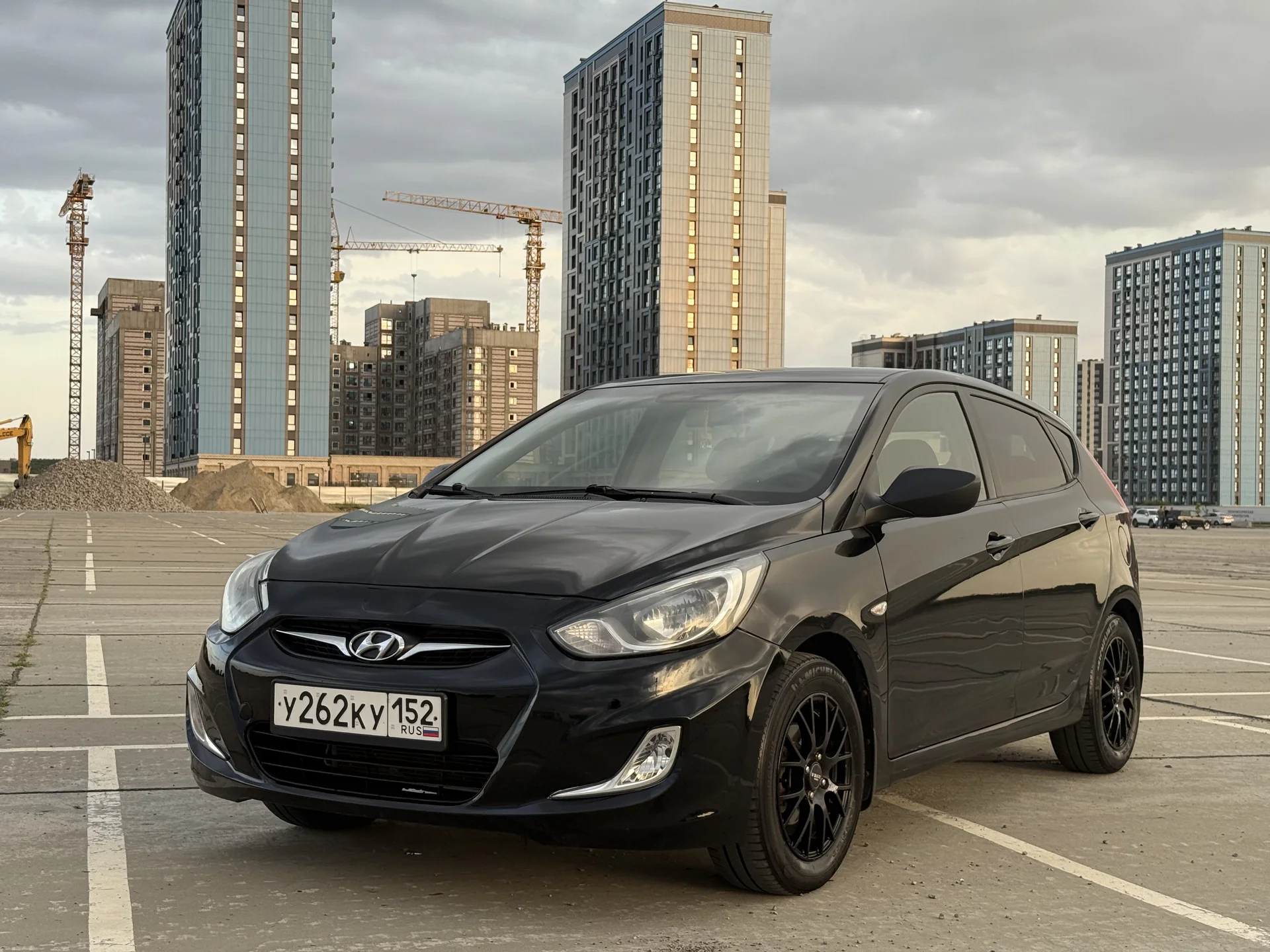 Hyundai Solaris 2011 1.4 АКПП 152.600км - изображение 1
