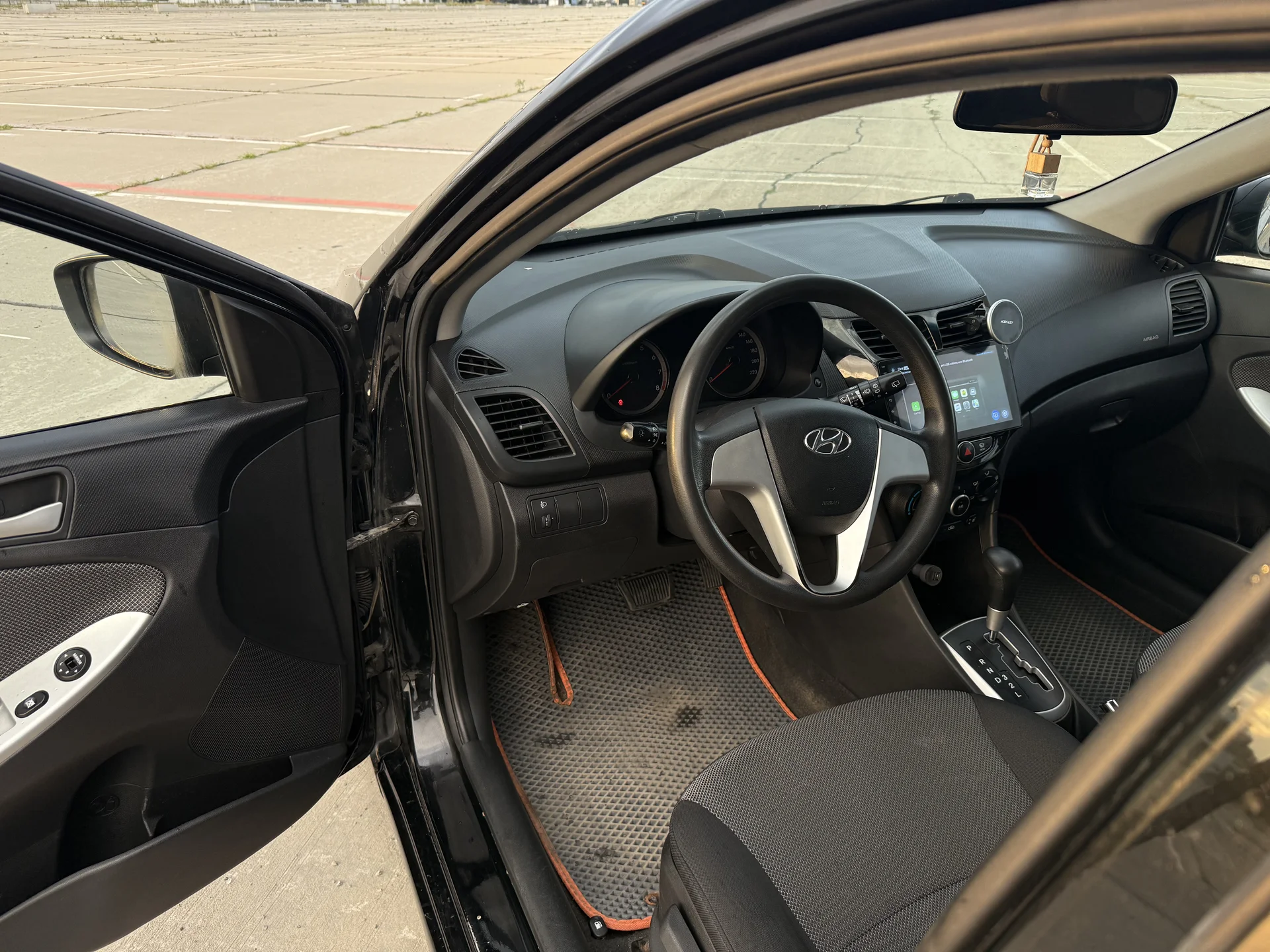 Hyundai Solaris 2011 1.4 АКПП 152.600км - миниатюра 8
