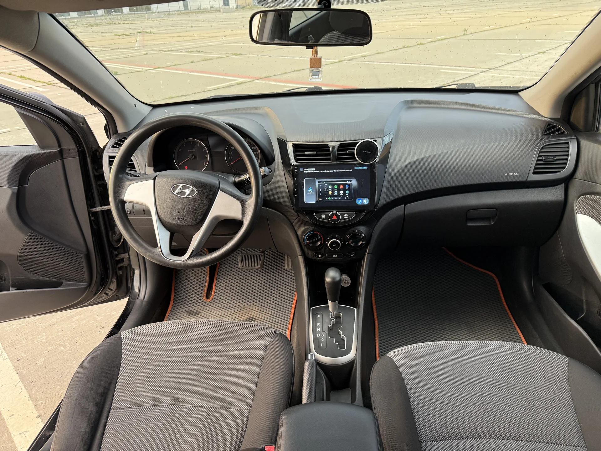 Hyundai Solaris 2011 1.4 АКПП 152.600км - миниатюра 9
