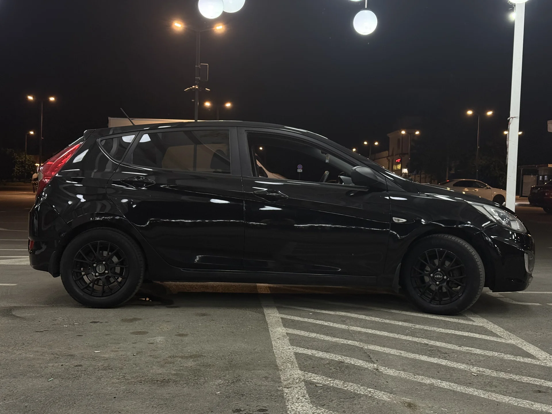 Hyundai Solaris 2011 1.4 АКПП 152.600км - миниатюра 13