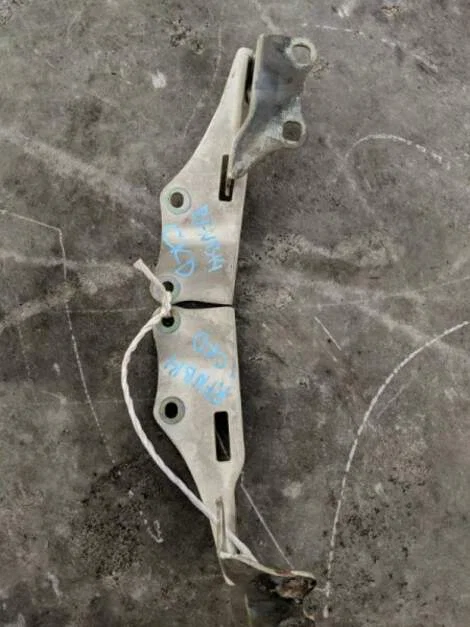 Петля капота Nissan Rasheen RFNB14 GA15 - изображение 1
