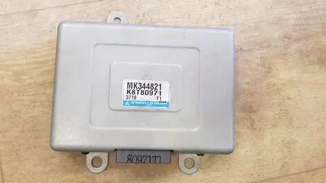Блок efi Mitsubishi Pajero V46W 4M40 - изображение 1