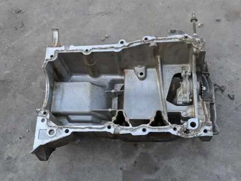 Поддон Toyota Noah ZRR70G 3ZR-FAE - миниатюра 2