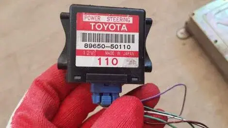 Блок управления рулевой рейкой Toyota Celsior UCF20 1UZ-FE