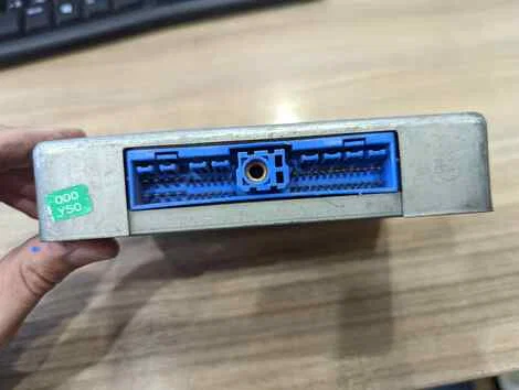 Блок efi Nissan Largo VNW30 CD20TI - миниатюра 2