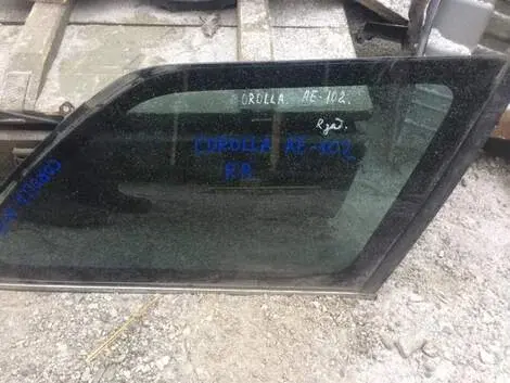 Стекло собачника Toyota Corolla AE109V 4A-FE Прав. Задн.