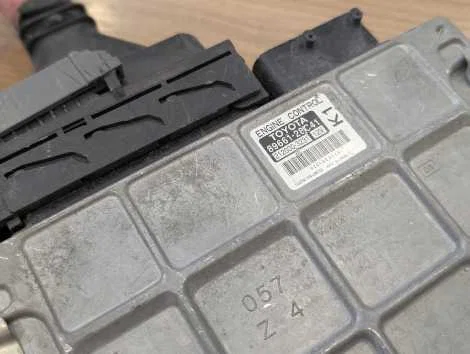 Блок efi Toyota Voxy ZRR70G 3ZR-FAE - миниатюра 2