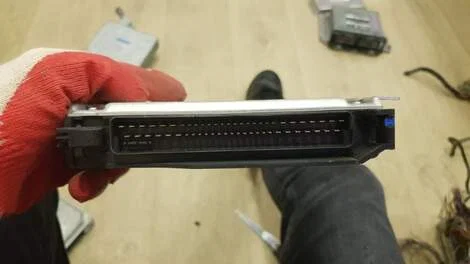 Блок efi Nissan Elgrand AVE50 QD32ETi - миниатюра 2