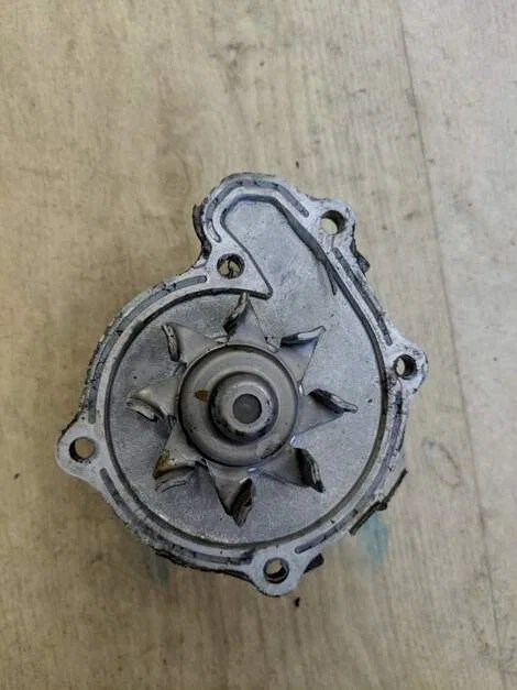 Помпа Nissan March K11 CG10DE - миниатюра 2