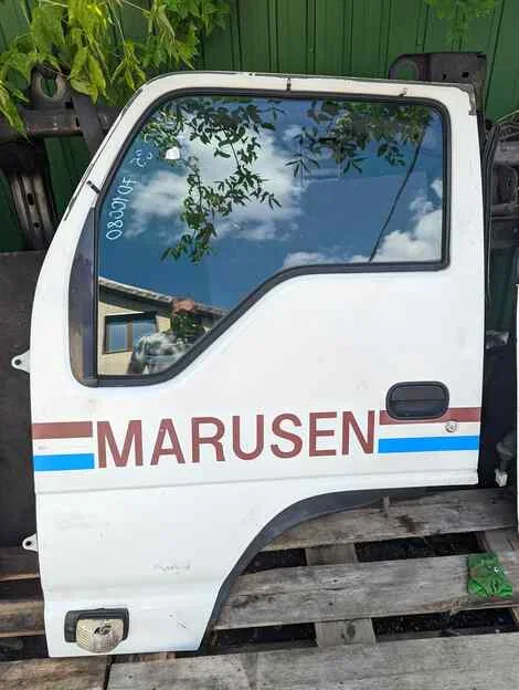 Дверь Isuzu Elf NHR85A 4JJ1-TCN Лев. Перед. - изображение 1