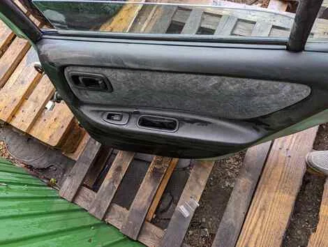 Дверь Nissan Bluebird QU14 QG18DE Прав. Задн. - миниатюра 3