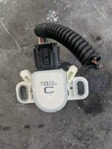 Концевик под педаль тормоза Toyota Aqua NHP10 1NZ-FXE