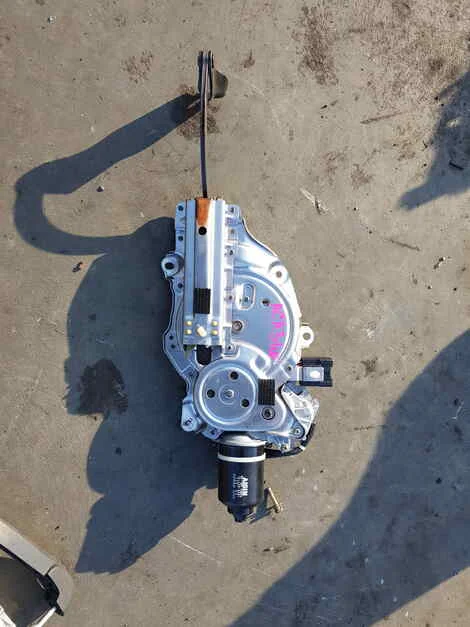 Доводчик двери Toyota Harrier MCU31W 1MZ-FE Задн. - миниатюра 3