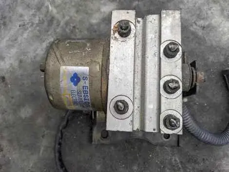 Блок abs Suzuki Escudo TA31W RF