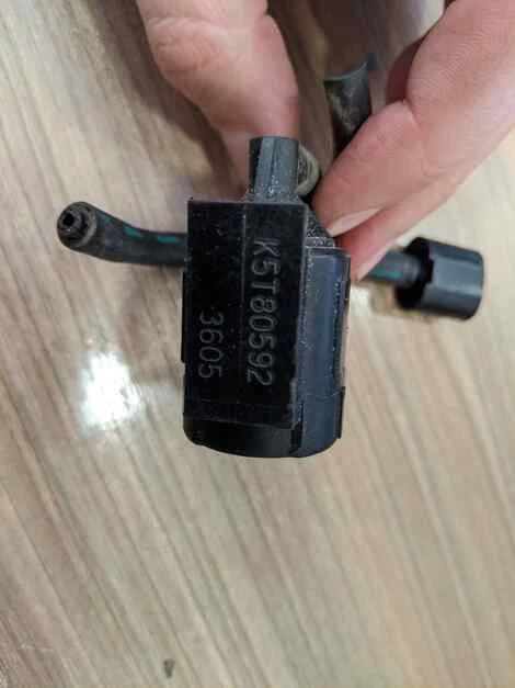 Датчик вакуумный Mitsubishi Canter FE5173D 4D33 - изображение 1