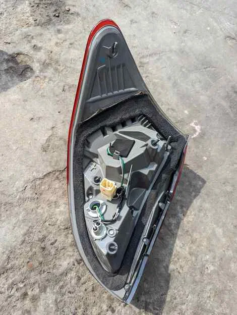Стоп Toyota Vanguard ACA38W 2AZ-FE Прав. Задн. - миниатюра 3