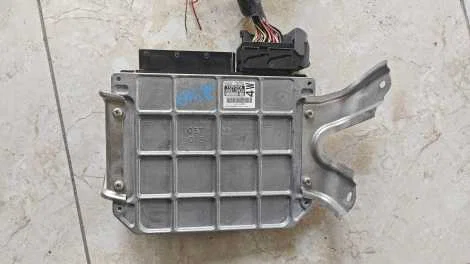 Блок efi Toyota Noah AZR75 3ZR-FAE - миниатюра 2