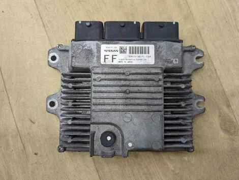 Блок efi Nissan Serena NC26 MR20DD - миниатюра 2