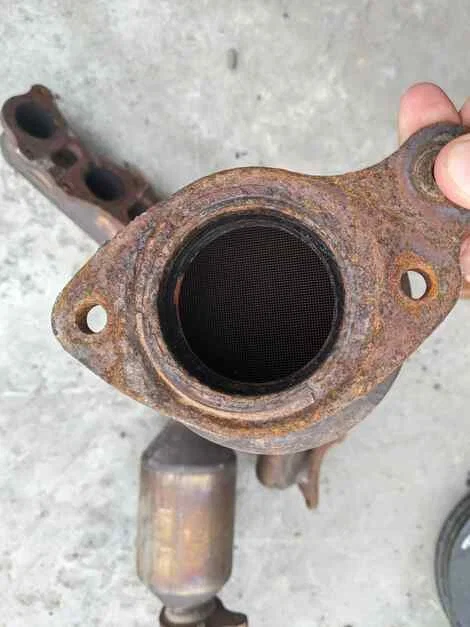 Катализатор Toyota Hilux Surf GRN215W 1GR-FE - миниатюра 3