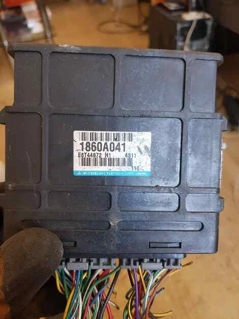 Блок efi Mitsubishi Minicab U62V 3G83 - изображение 1