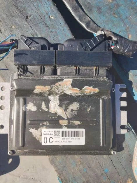 Блок efi Nissan X-Trail NT30 QR20 - изображение 1