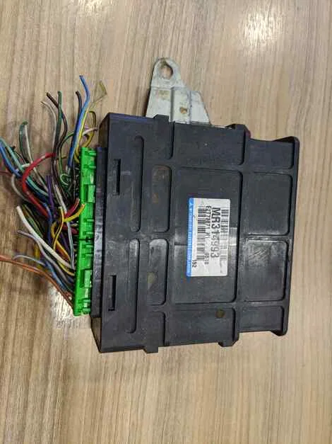 Блок efi Mitsubishi Minicab U62T 3G83 - изображение 1
