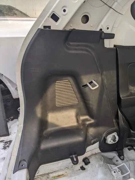 Обшивка багажника Suzuki Alto HA36S R06A Лев. Задн. - изображение 1