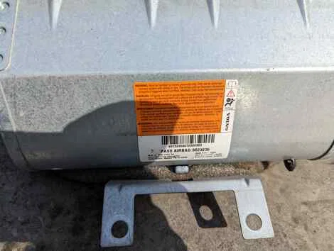 Airbag пассажирский Volvo XC70 SZ59 B5254T2 - миниатюра 2