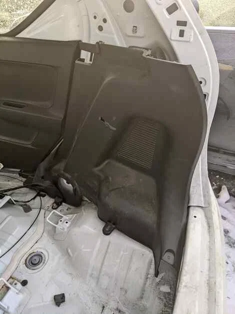 Обшивка багажника Suzuki Alto HA36S R06A Прав. Задн. - изображение 1