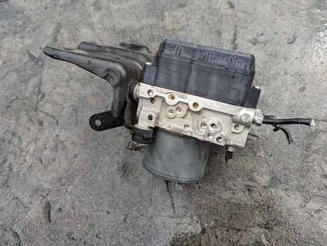 Блок abs Toyota Harrier ZSU60W 3ZR-FAE - миниатюра 2