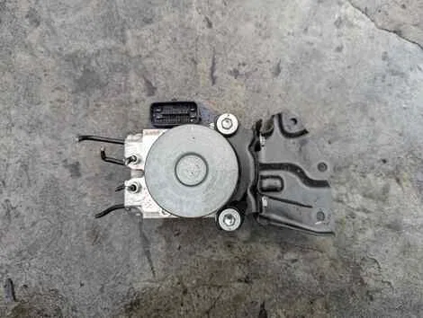 Блок abs Toyota Harrier ZSU60W 3ZR-FAE - миниатюра 3