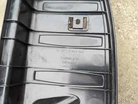 Накладка замка багажника Bmw X3 E83 M54B25 - миниатюра 2