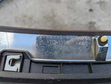 Накладка на капот Toyota Harrier ZSU60W 3ZR-FAE - миниатюра 5