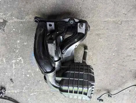 Коллектор впускной Nissan Moco MG33S R06A - изображение 1