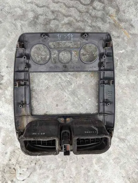 Консоль магнитофона Mazda Familia BJ5P ZL-VE - миниатюра 2