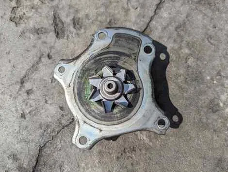 Помпа Toyota Voxy ZRR70G 3ZR-FAE - миниатюра 2