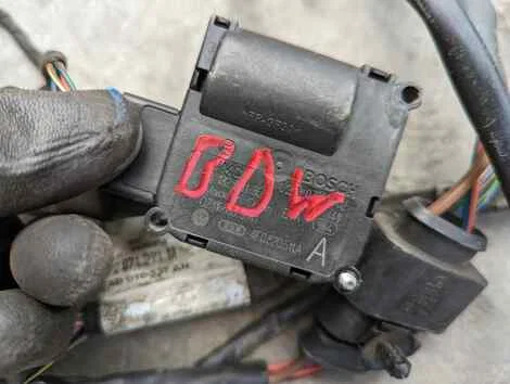 Сервопривод Audi A6 4F2 BDW - миниатюра 3