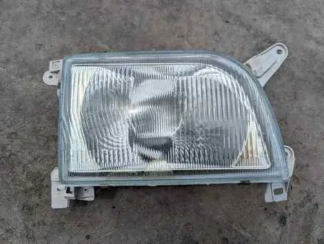 Фара Toyota Hiace LH172 5L Прав. Перед.