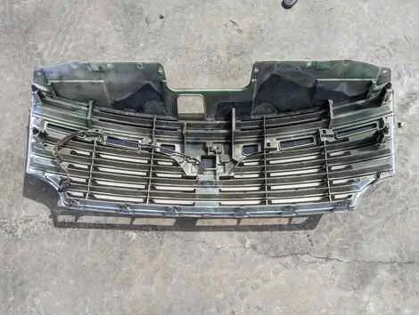 Решетка радиатора Nissan Elgrand TE52 QR25DE Перед. - миниатюра 5